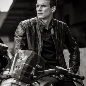 Jim Street, personnage IA fascinant pour lancer votre aventure narrative.