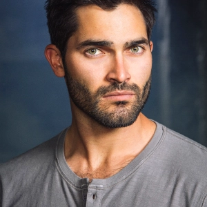 Derek Hale, personnage IA fascinant pour lancer votre aventure narrative.