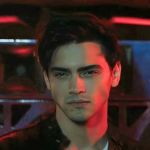 Nick Leister, personnage IA fascinant pour lancer votre aventure narrative.